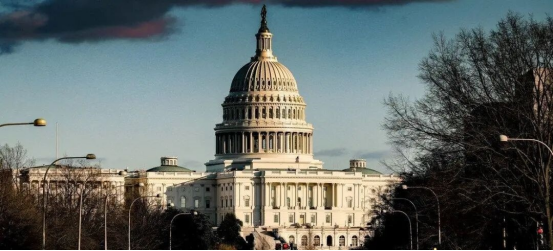 【Hotspot Tracking】Shutdown Persists, Gold Eyes $4,500 - Plotio